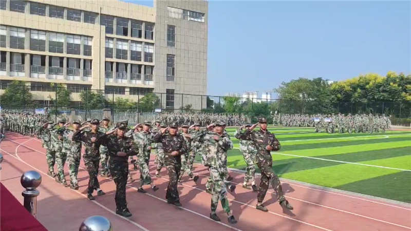 吉安市理工技工学校2021级新生国防素养训练活动圆满结束