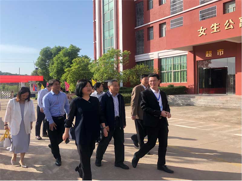 江西省人社厅技工院校管理处王处长一行