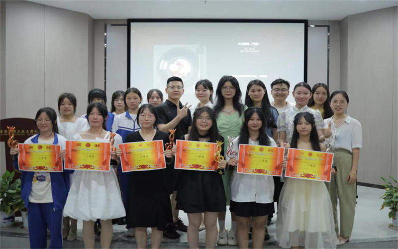 吉安市理工技工学校隆重举办2023年学生钢琴