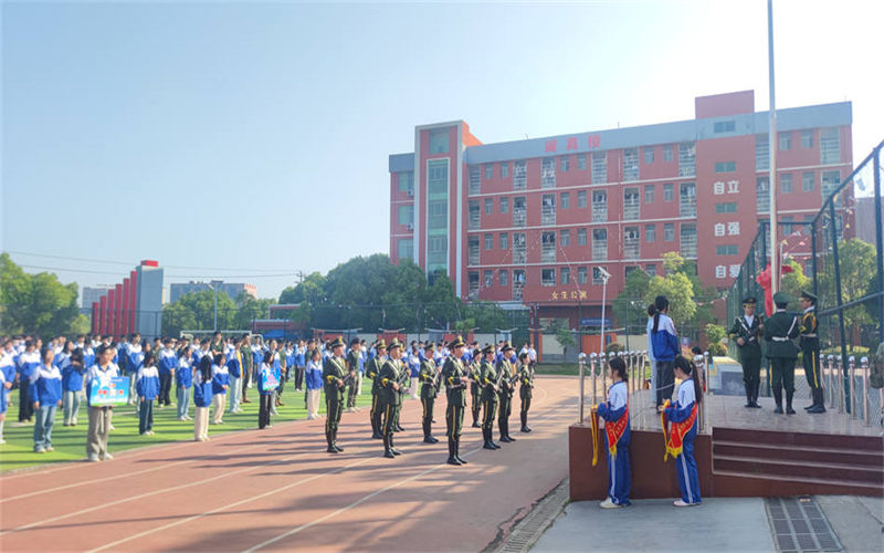 吉安市理工技工学校第十三周升旗仪式