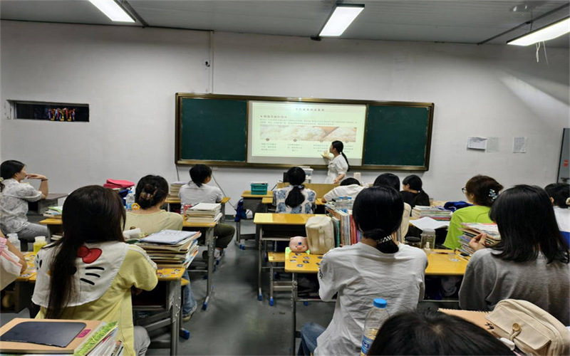 我校学工处组织开展“不负食光，杜绝浪费”