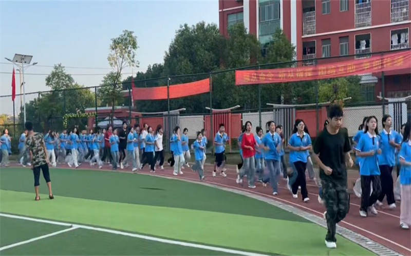 养成良好习惯，每日早操促进学生健康成长