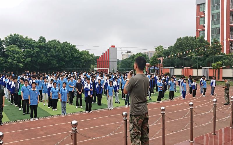 守牢校园安全防线，淬炼应急逃生本领—我校开